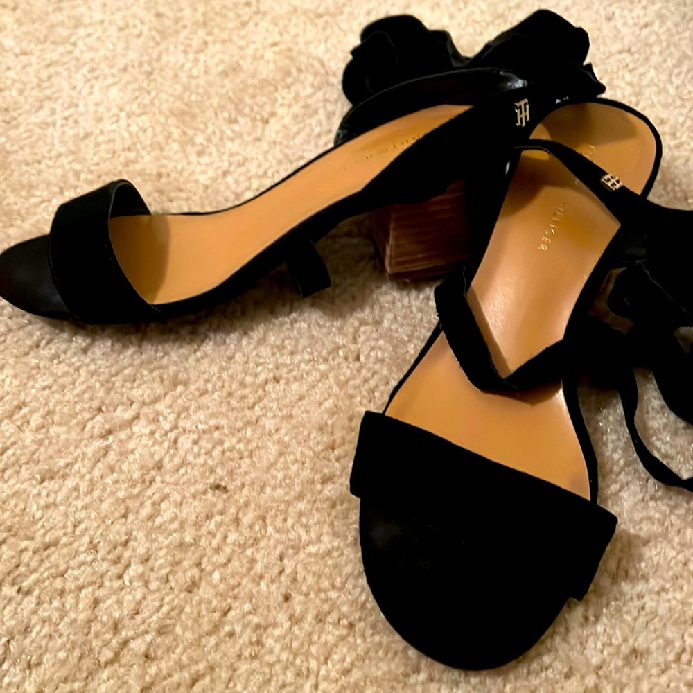 TH lace up black heel
